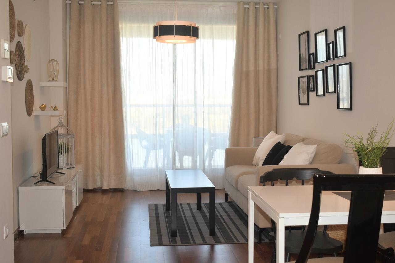River Park Apartment *